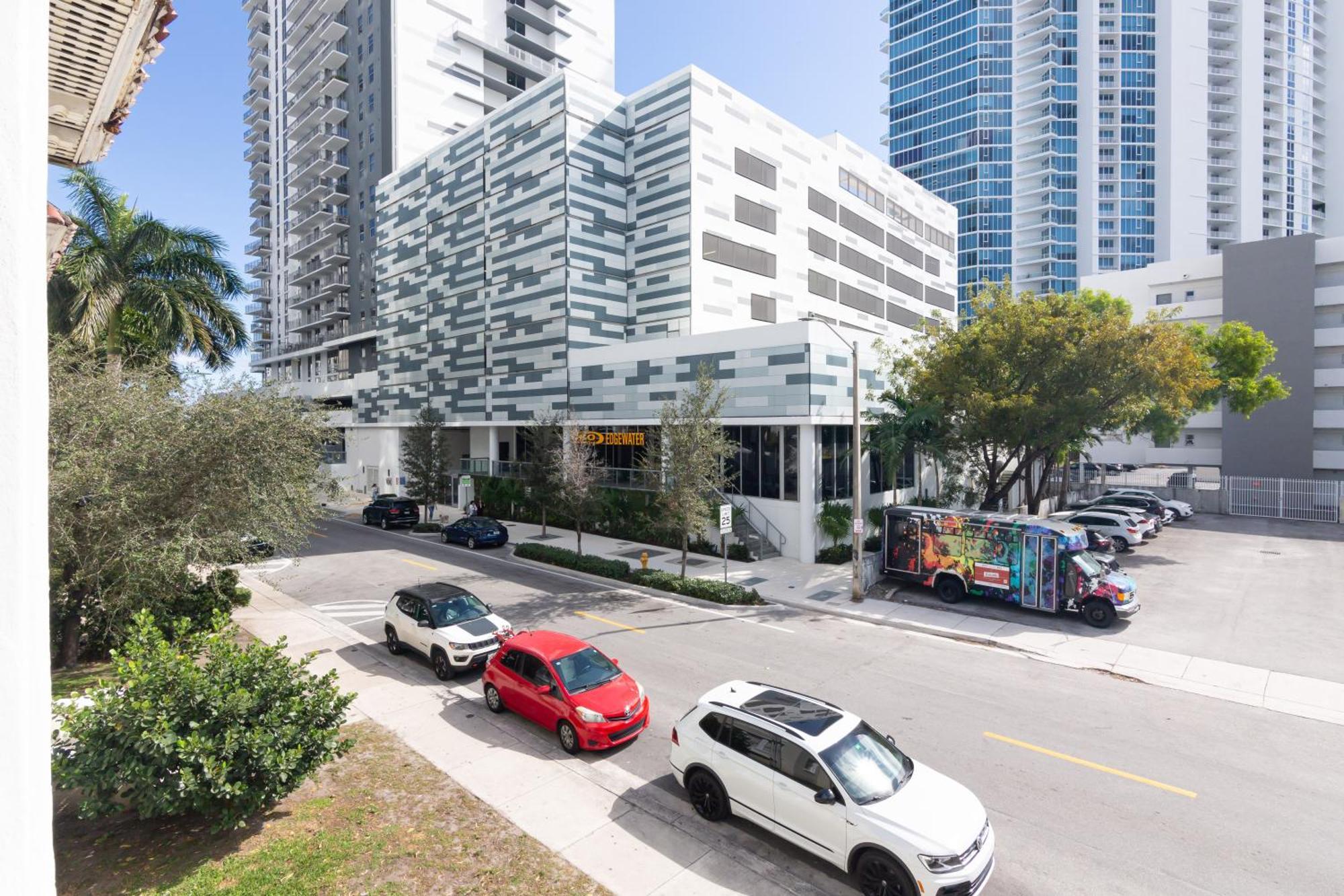 Apartamento 2-Bdrm -Heart Wynwood & Edgewater- Private Parking Miami Exterior foto